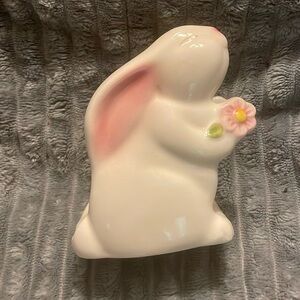 Avon Vintage Ceramic Bunny Rabbits Napkin Holder. 1980’s.